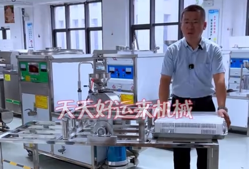 豆腐翻盤機－－省時又省力，完成了豆腐最后一道使命
